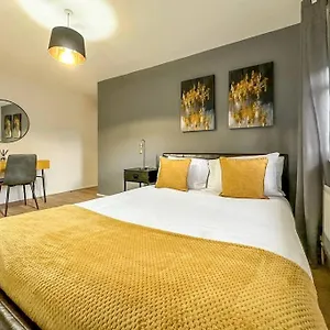 https://newly-refurbished-3-bed-house-near-london-o2-arena.cambridgehotelsuk.com