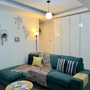 https://fat-cow-apartment-01.protaras-cy-hotels.com